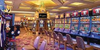 idcash88 link app interface displaying live-dealer tables and sportsbook markets